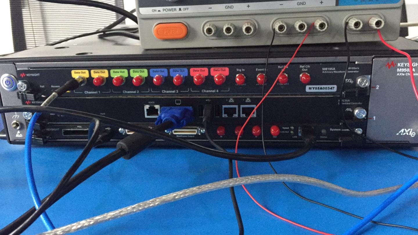 多通道任意信号发生器