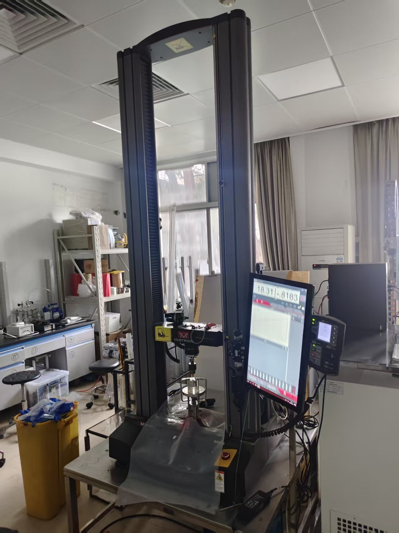 万能材料试验机