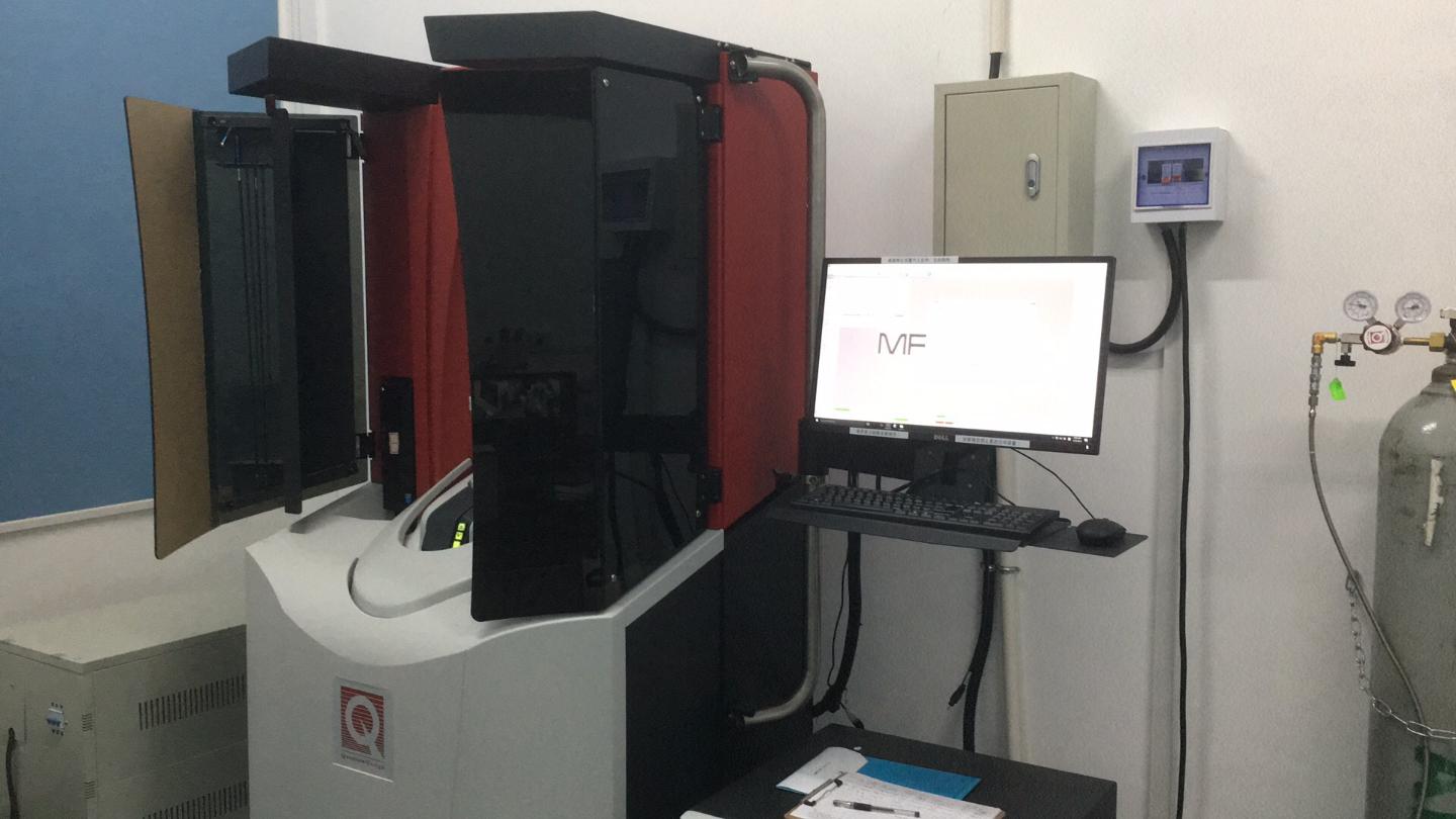 极低温超导量子干涉磁强计SQUID测量系统