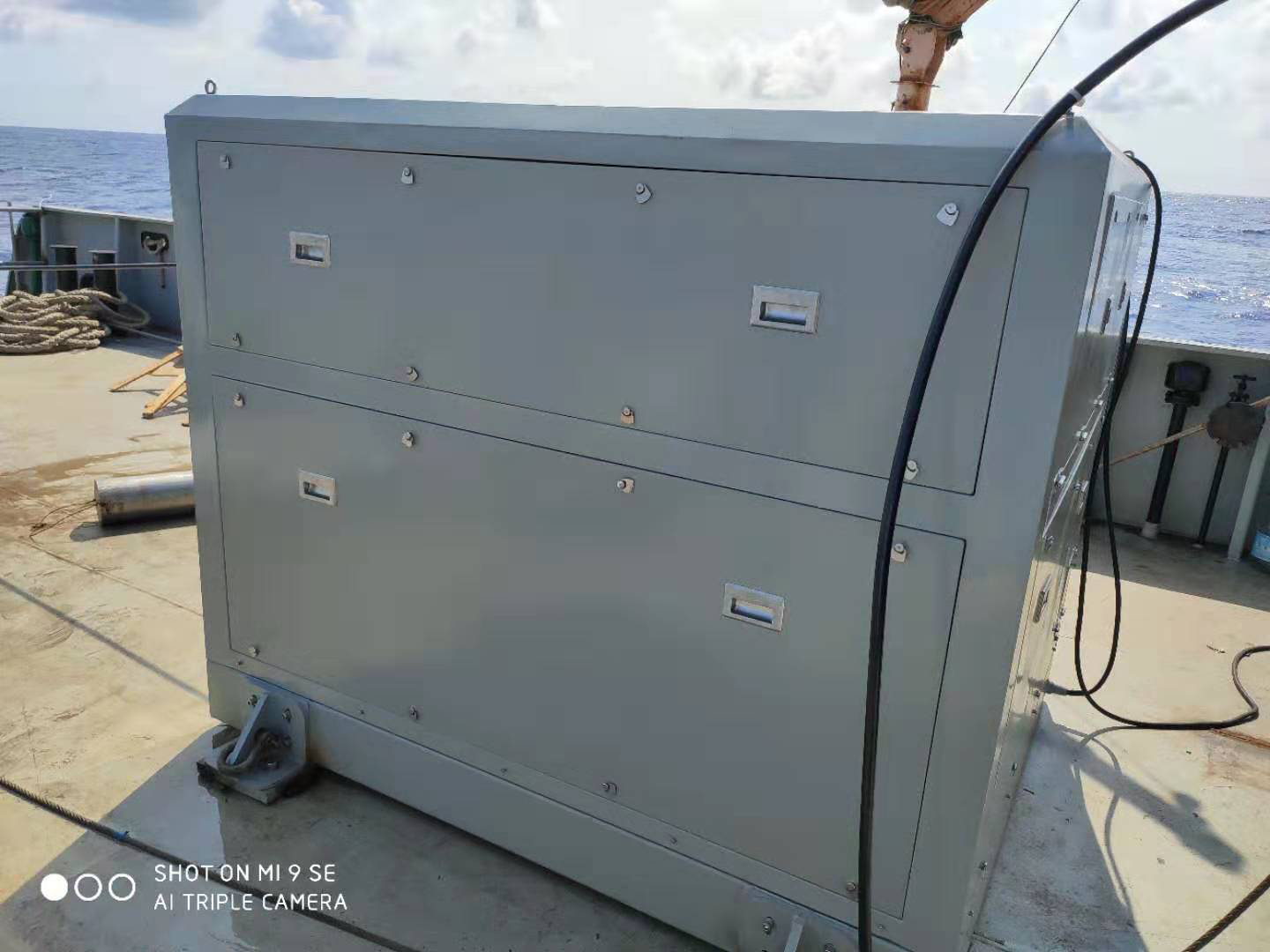 船载拖曳水平接收阵